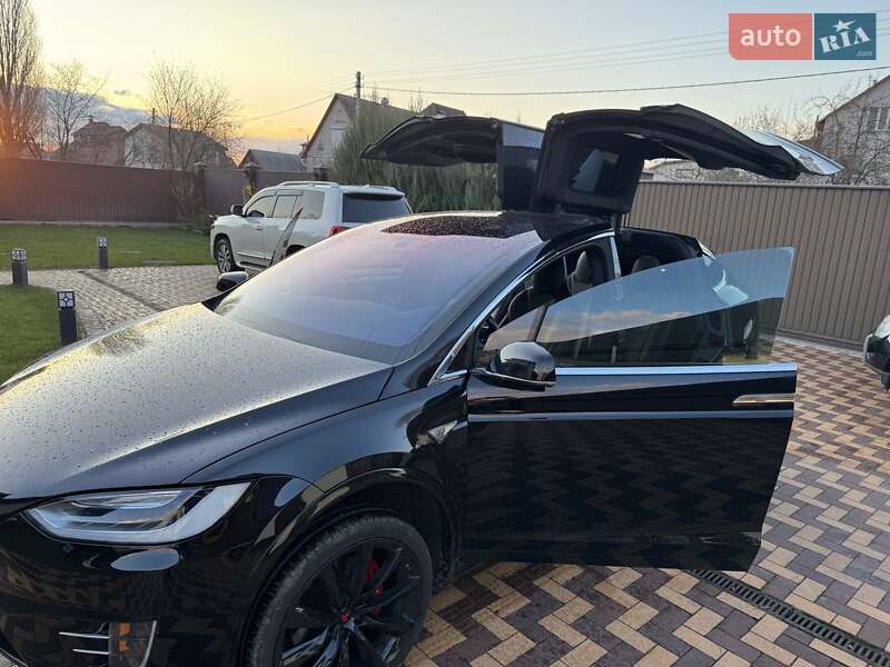 Позашляховик / Кросовер Tesla Model X 2017 в Києві