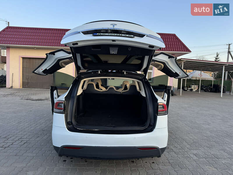 Внедорожник / Кроссовер Tesla Model X 2016 в Харькове