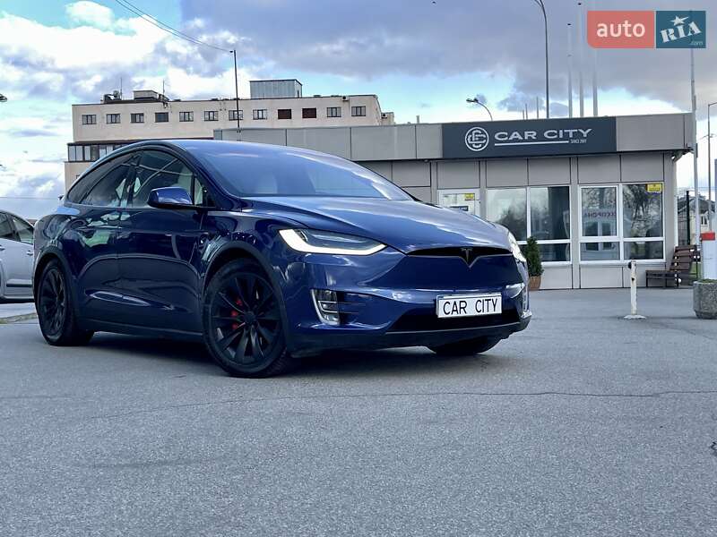 Tesla Model X 2019