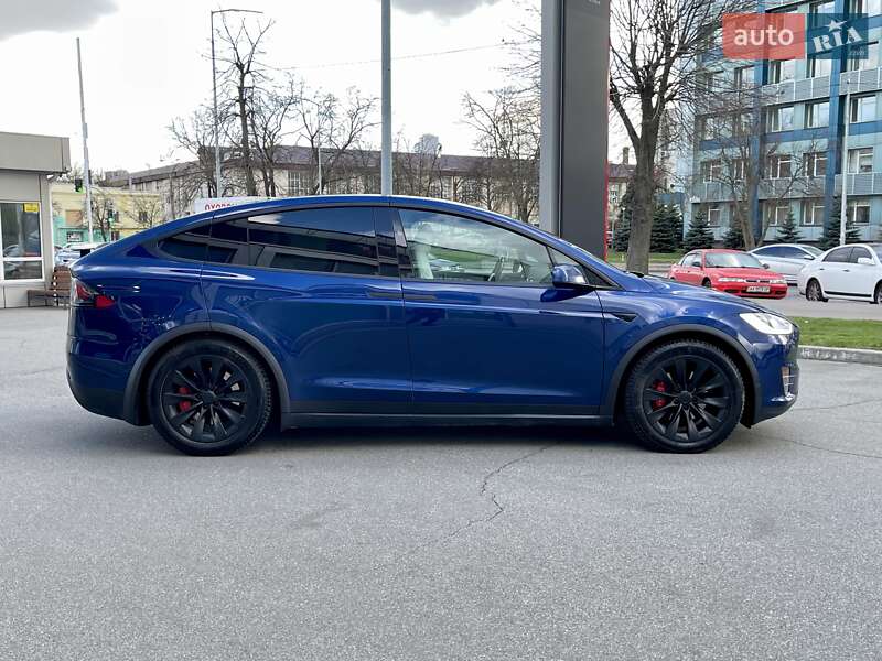 Внедорожник / Кроссовер Tesla Model X 2019 в Киеве
