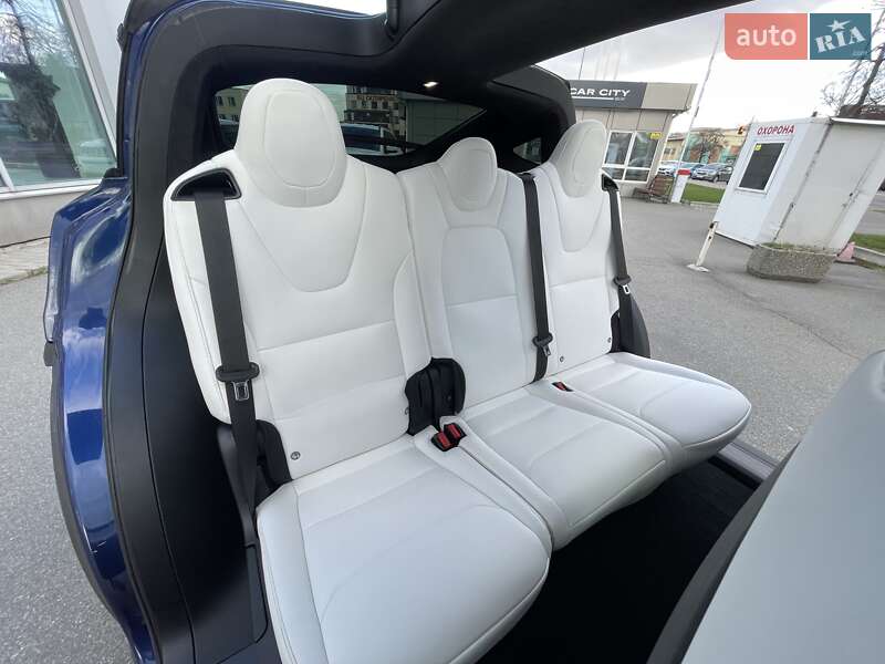 Внедорожник / Кроссовер Tesla Model X 2019 в Киеве