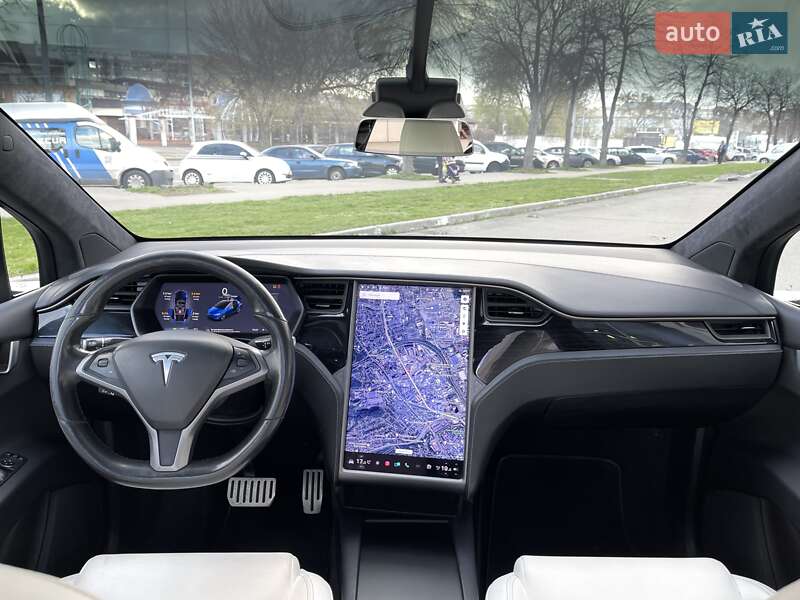 Внедорожник / Кроссовер Tesla Model X 2019 в Киеве