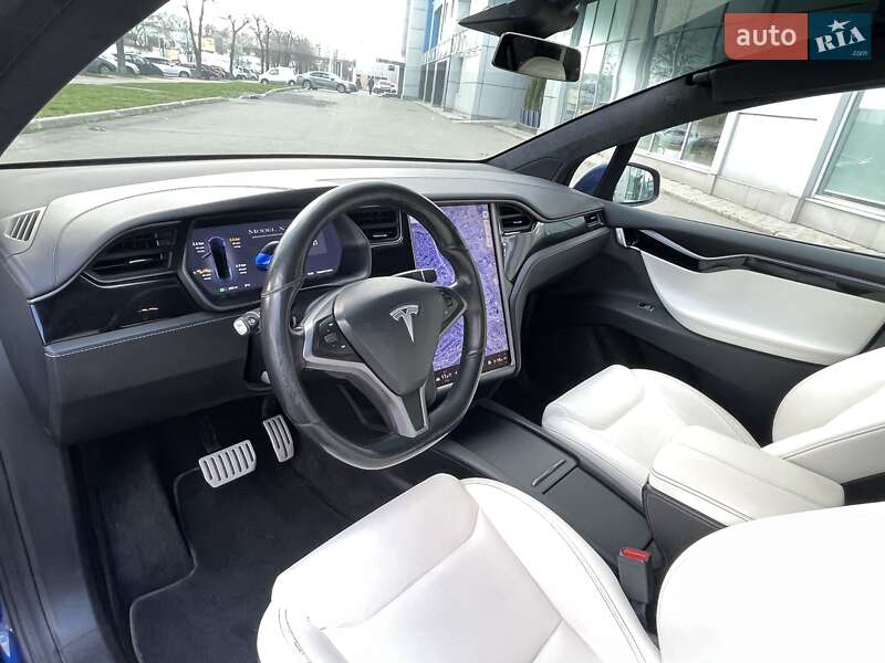 Внедорожник / Кроссовер Tesla Model X 2019 в Киеве