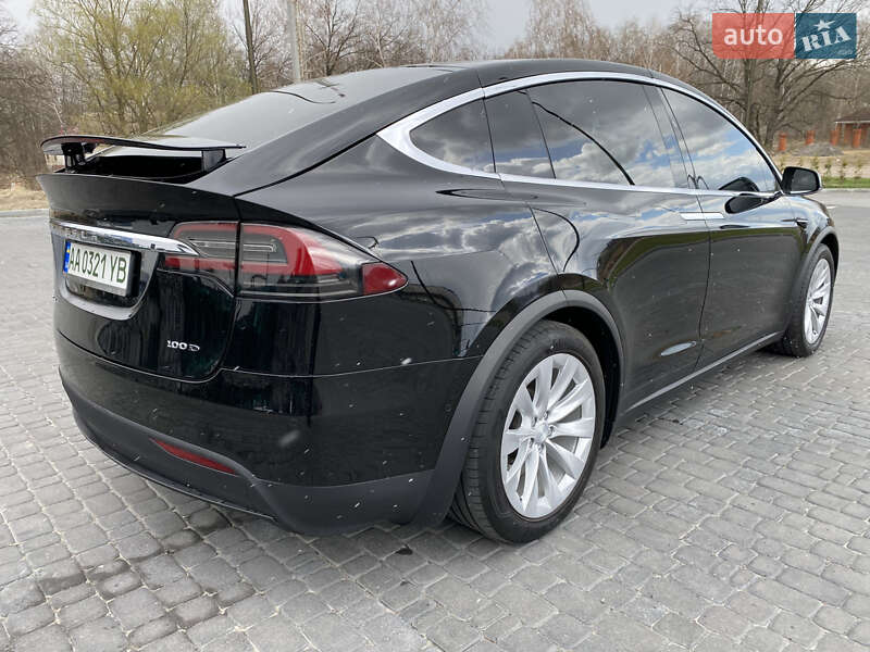 Позашляховик / Кросовер Tesla Model X 2017 в Києві