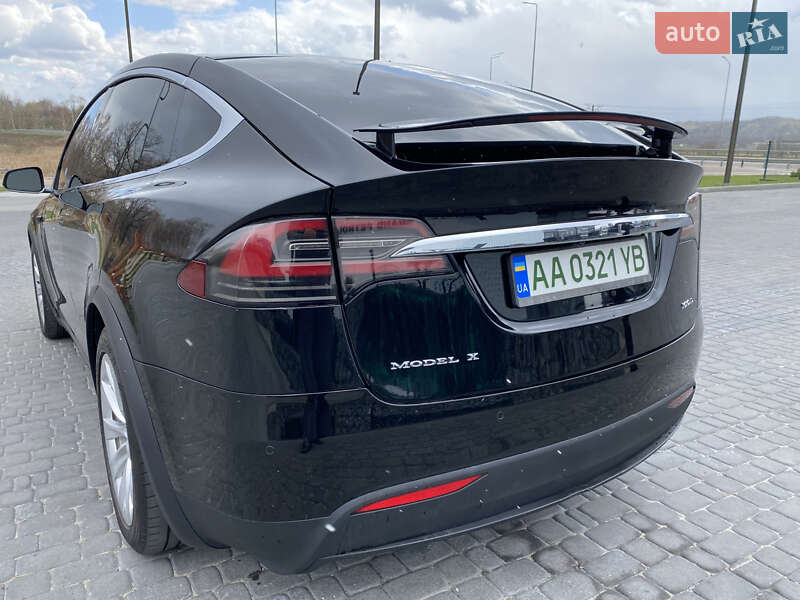 Позашляховик / Кросовер Tesla Model X 2017 в Києві