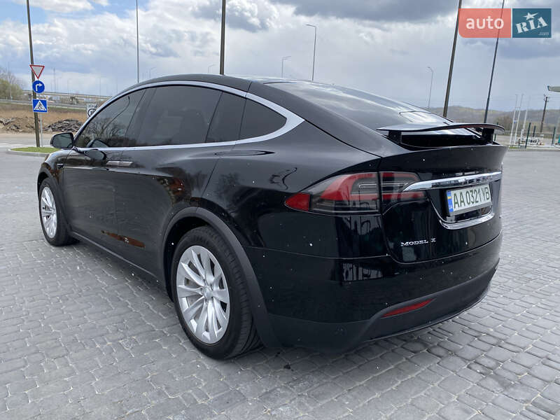 Позашляховик / Кросовер Tesla Model X 2017 в Києві