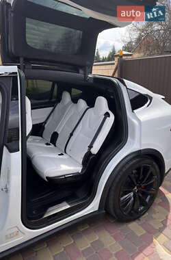 Внедорожник / Кроссовер Tesla Model X 2017 в 