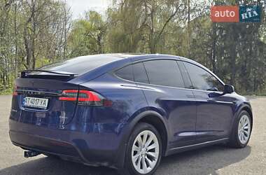 Внедорожник / Кроссовер Tesla Model X 2018 в 
