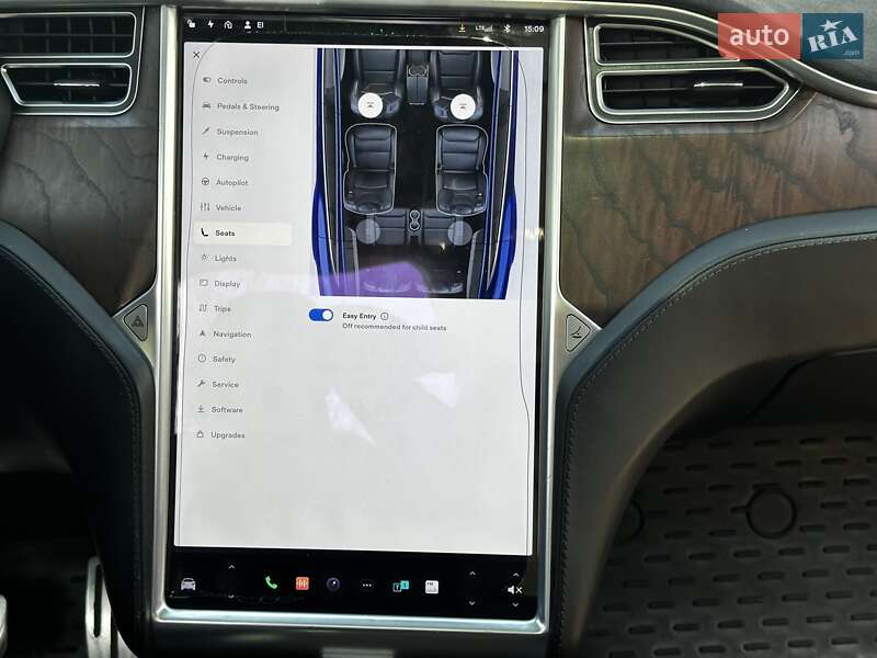 Позашляховик / Кросовер Tesla Model X 2016 в Києві