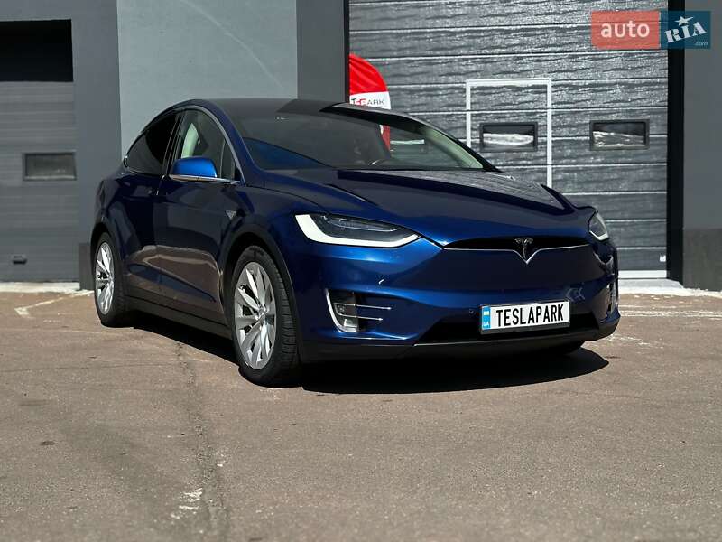 Позашляховик / Кросовер Tesla Model X 2016 в Києві