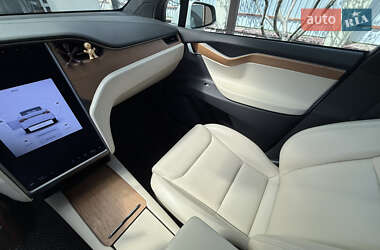 Внедорожник / Кроссовер Tesla Model X 2020 в 