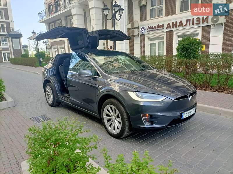Позашляховик / Кросовер Tesla Model X 2017 в Києві фото 10 Позашляховик / Кросовер Tesla Model X 2017 в Києві