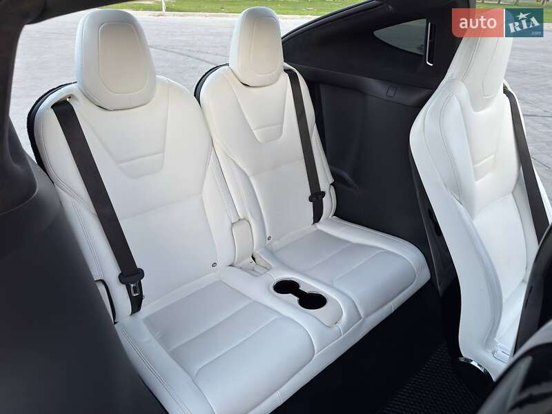 Позашляховик / Кросовер Tesla Model X 2017 в Черкасах