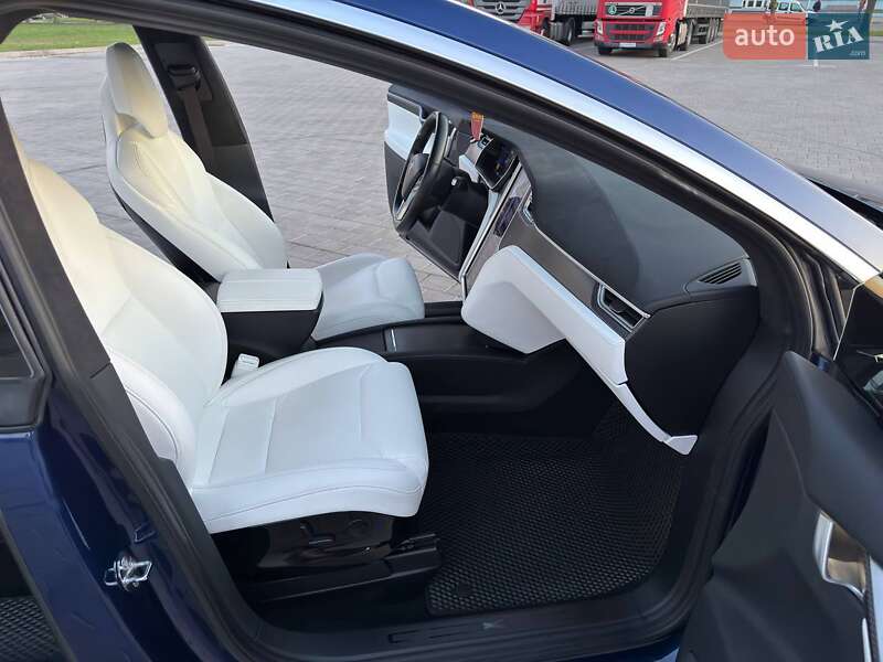 Внедорожник / Кроссовер Tesla Model X 2017 в Черкассах
