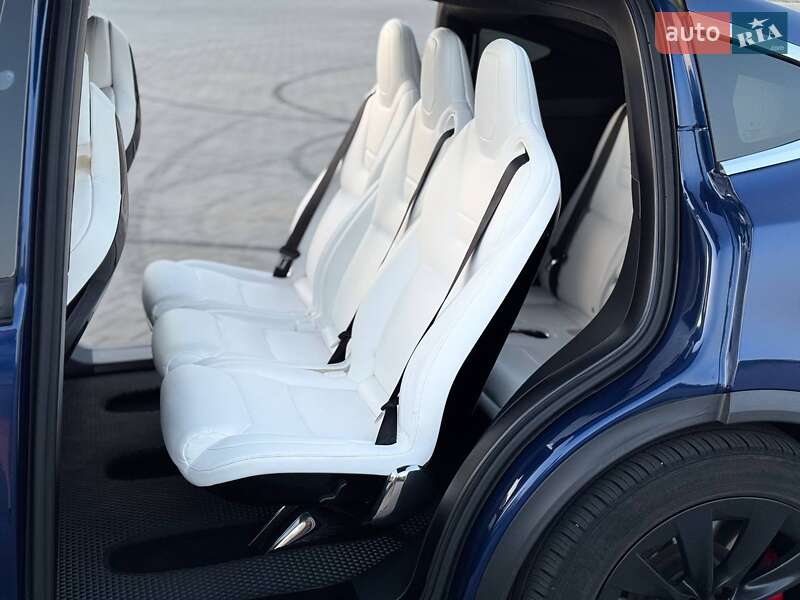 Внедорожник / Кроссовер Tesla Model X 2017 в Черкассах