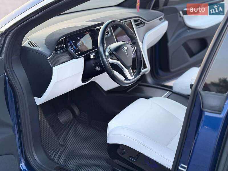 Внедорожник / Кроссовер Tesla Model X 2017 в Черкассах