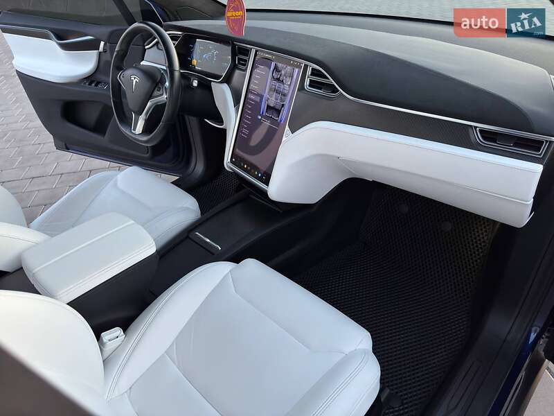 Внедорожник / Кроссовер Tesla Model X 2017 в Черкассах