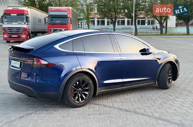 Позашляховик / Кросовер Tesla Model X 2017 в 