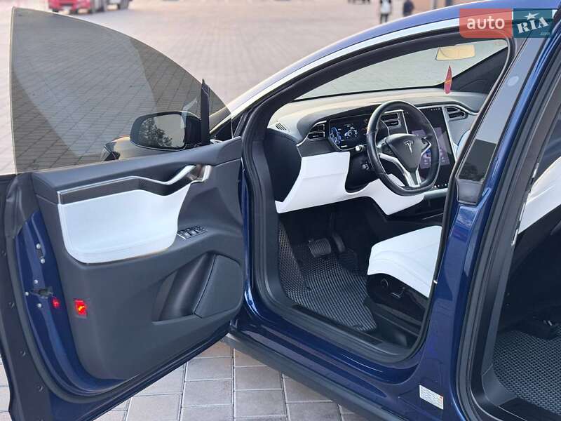 Внедорожник / Кроссовер Tesla Model X 2017 в Черкассах
