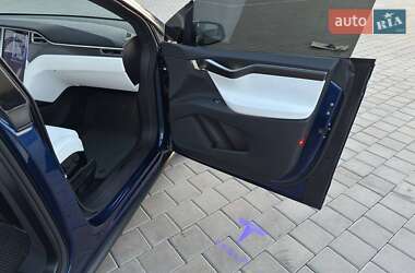 Позашляховик / Кросовер Tesla Model X 2017 в 