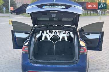 Позашляховик / Кросовер Tesla Model X 2017 в 