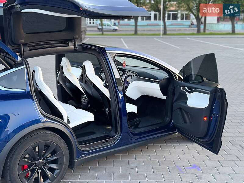 Внедорожник / Кроссовер Tesla Model X 2017 в Черкассах
