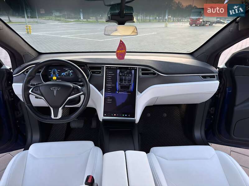 Позашляховик / Кросовер Tesla Model X 2017 в Черкасах