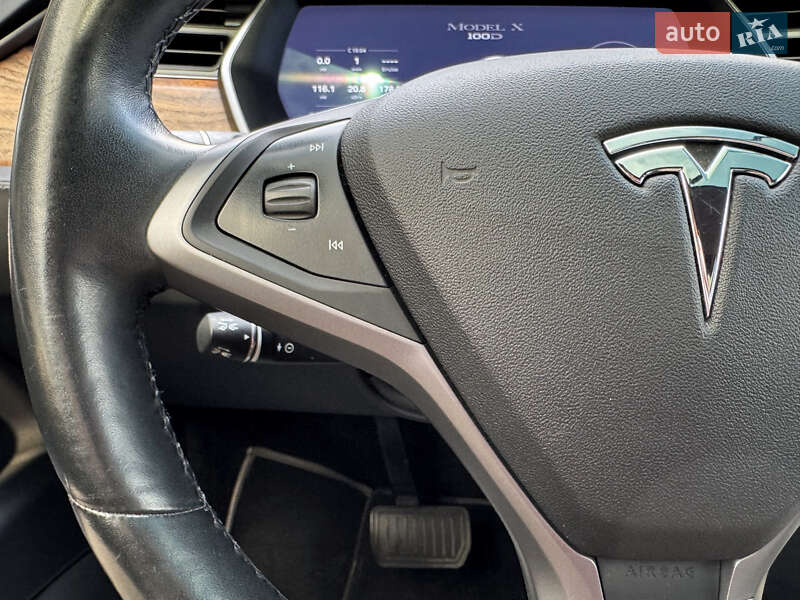 Позашляховик / Кросовер Tesla Model X 2018 в Києві