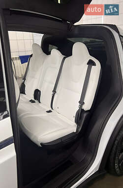 Позашляховик / Кросовер Tesla Model X 2019 в 