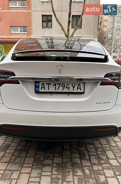 Позашляховик / Кросовер Tesla Model X 2019 в 