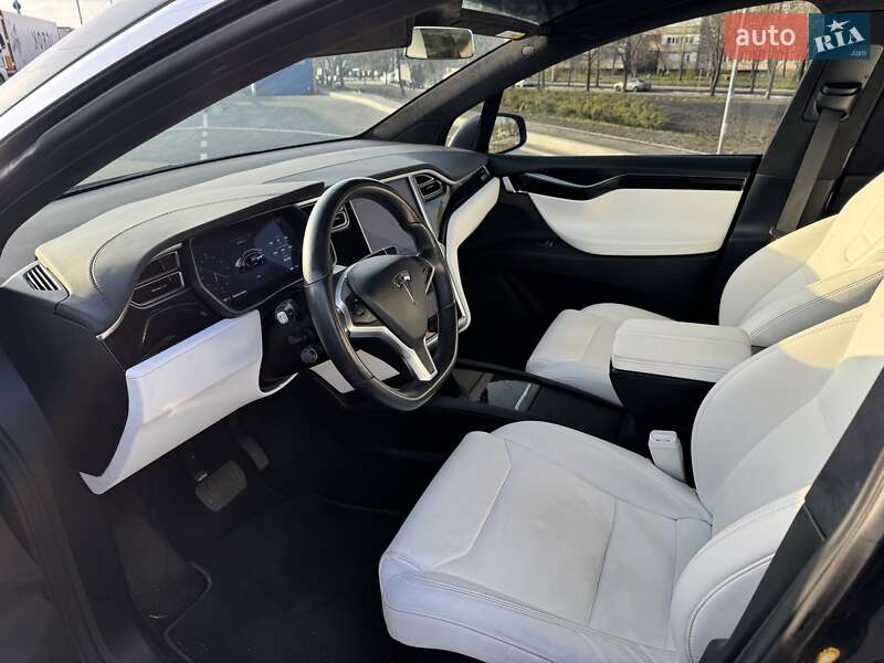 Внедорожник / Кроссовер Tesla Model X 2017 в Киеве