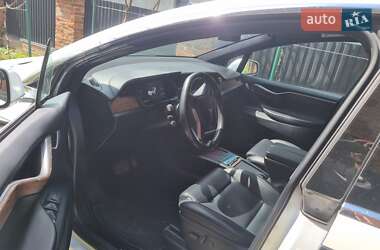 Позашляховик / Кросовер Tesla Model X 2020 в 