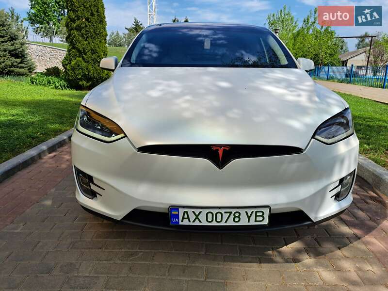 Внедорожник / Кроссовер Tesla Model X 2018 в 
