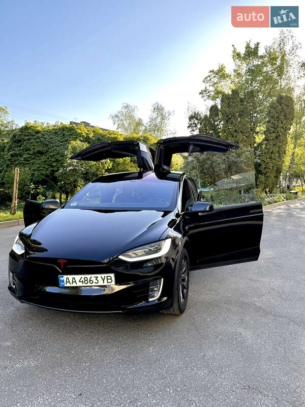 Позашляховик / Кросовер Tesla Model X 2016 в Києві