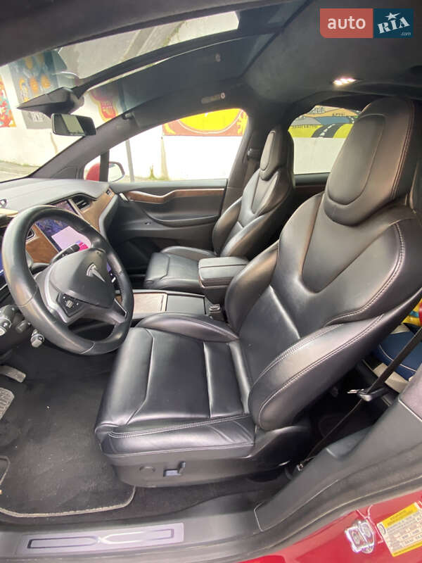 Позашляховик / Кросовер Tesla Model X 2019 в Львові