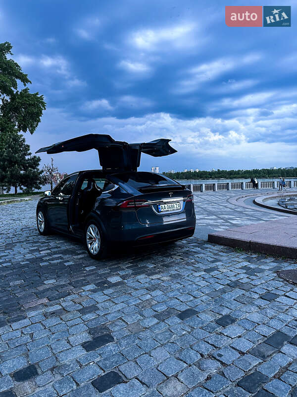 Внедорожник / Кроссовер Tesla Model X 2017 в Киеве
