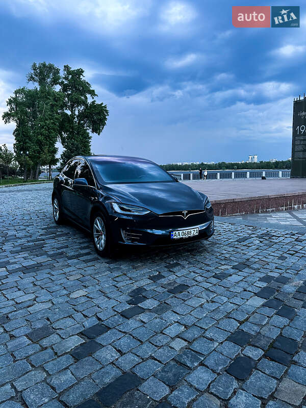 Внедорожник / Кроссовер Tesla Model X 2017 в Киеве