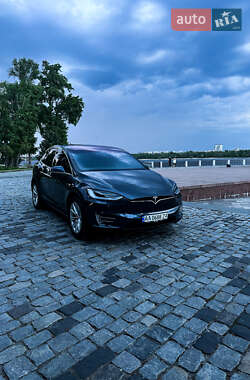 Позашляховик / Кросовер Tesla Model X 2017 в 