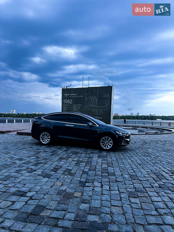 Внедорожник / Кроссовер Tesla Model X 2017 в Киеве