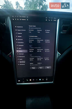 Позашляховик / Кросовер Tesla Model X 2017 в 