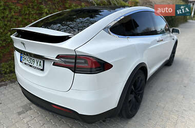 Позашляховик / Кросовер Tesla Model X 2020 в 