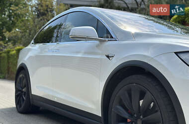 Позашляховик / Кросовер Tesla Model X 2020 в 