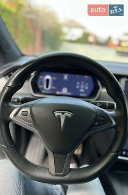 Позашляховик / Кросовер Tesla Model X 2020 в 