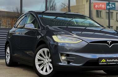 Позашляховик / Кросовер Tesla Model X 2018 в 