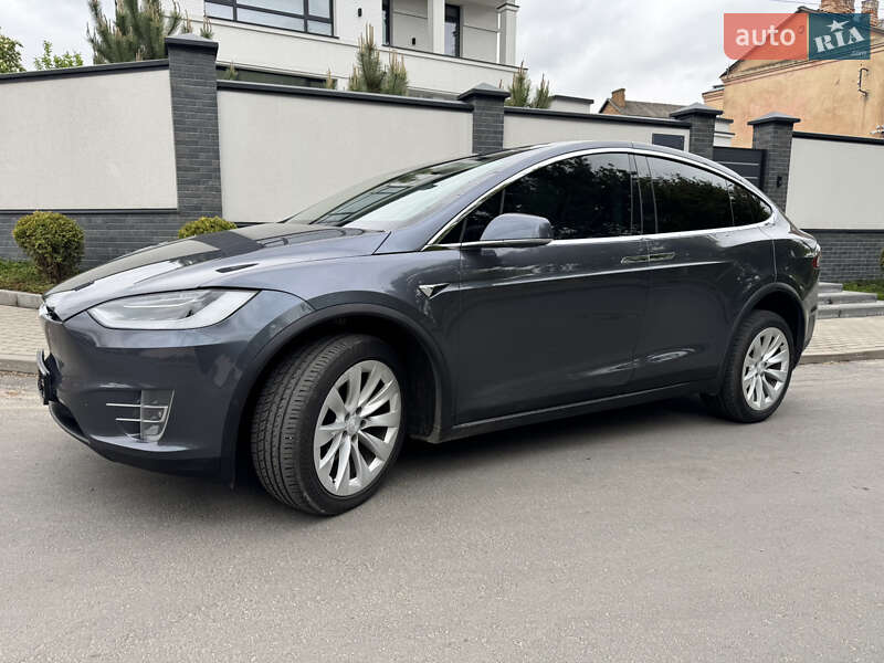 Позашляховик / Кросовер Tesla Model X 2018 в Рівному фото 10 Позашляховик / Кросовер Tesla Model X 2018 в Рівному