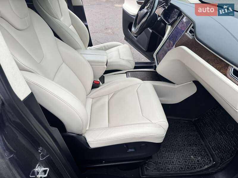 Позашляховик / Кросовер Tesla Model X 2018 в Рівному фото 14 Позашляховик / Кросовер Tesla Model X 2018 в Рівному