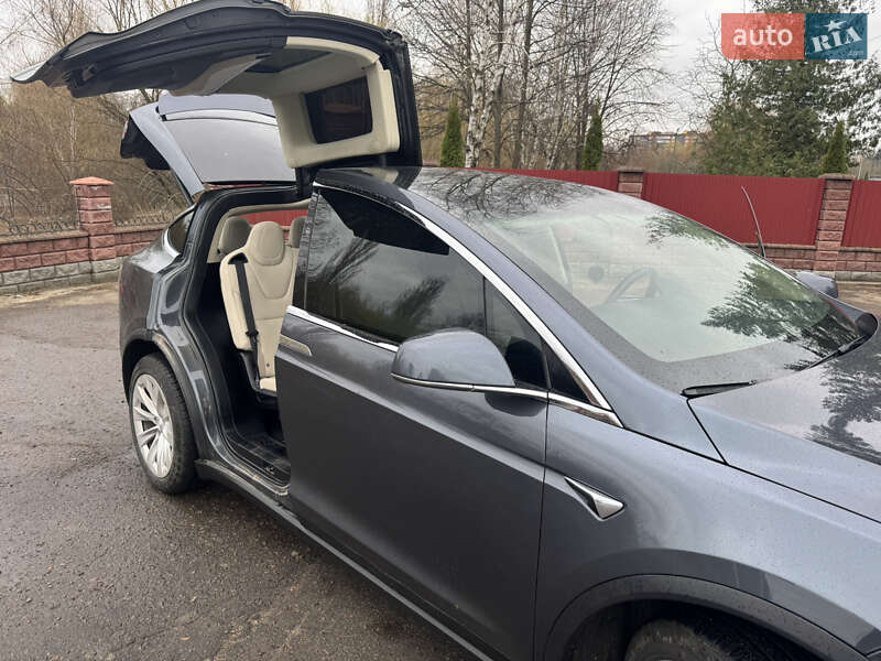 Позашляховик / Кросовер Tesla Model X 2018 в Рівному фото 22 Позашляховик / Кросовер Tesla Model X 2018 в Рівному