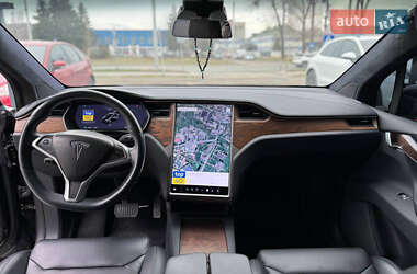 Позашляховик / Кросовер Tesla Model X 2017 в 
