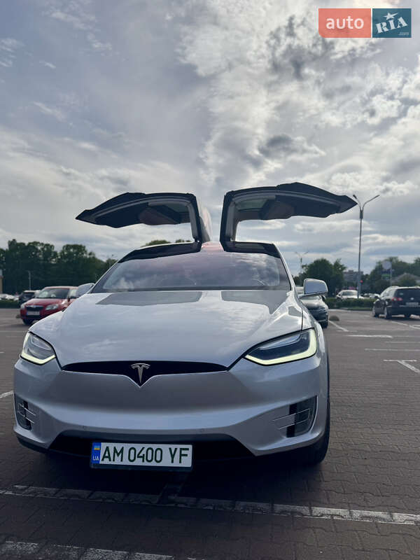 Внедорожник / Кроссовер Tesla Model X 2016 в Житомире