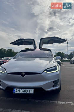 Позашляховик / Кросовер Tesla Model X 2016 в 